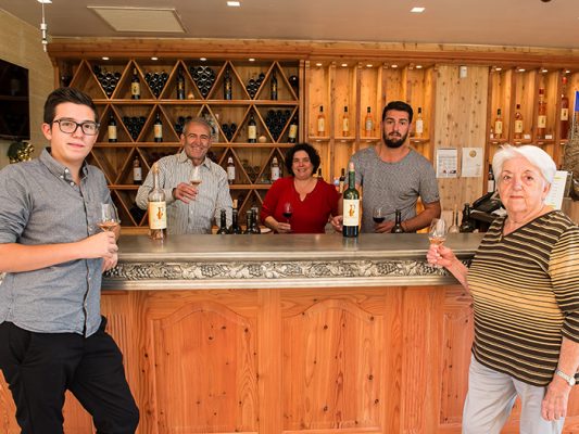 Семейството на Domaine Ray-Jane